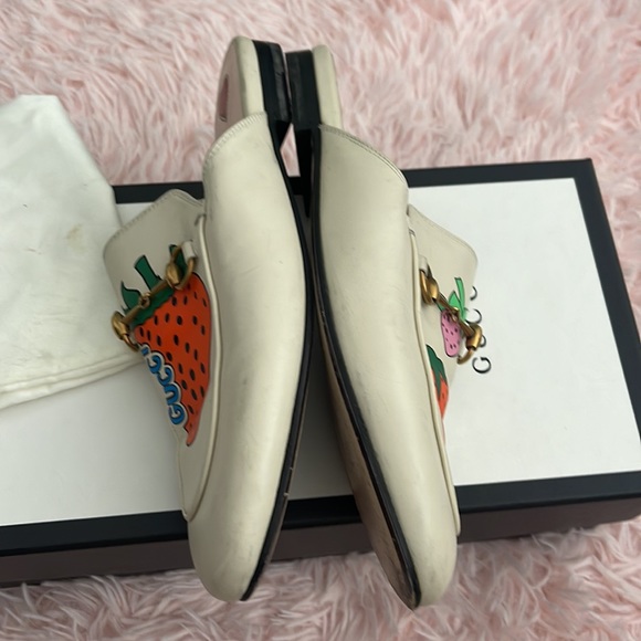 Wmn’s Gucci Princeton Strawberry Mules - Picture 6 of 13